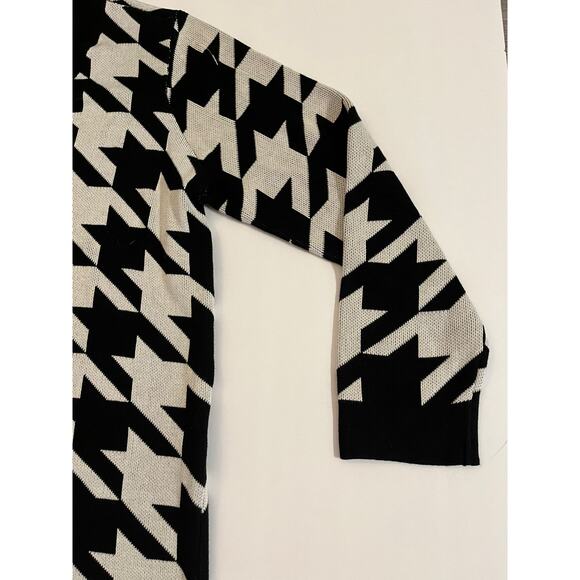 Houndstooth Jacquard Button-Up Cardigan – New With Tags - Picture 6 of 6